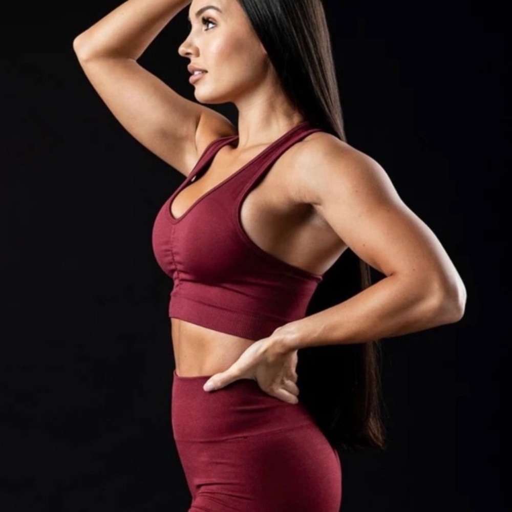 Alphalete Amplify Bra - Bordeaux